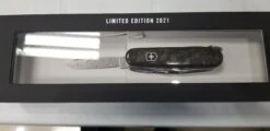SWISS ARMY CHAMP DAMST LE21 1.6791.J21 LIMITED EDITION FOLDING KNIFE.